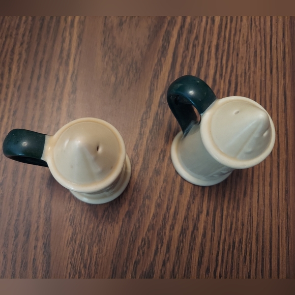 Salt & Pepper Set Homestead Provincial, Metlox-Poppytrail - Picture 4 of 7